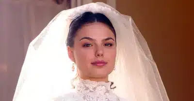 Isis Valverde como Ana do Véu em Sinhá Moça