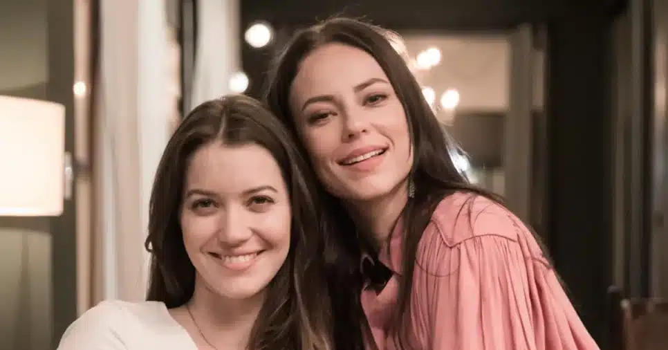 Nathalia Dill e Paolla Oliveira em A Dona do Pedaço